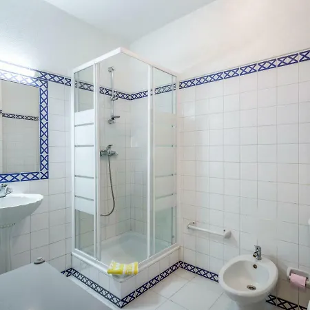 Apartment T2 Duplex 350M From The Beach Apartment